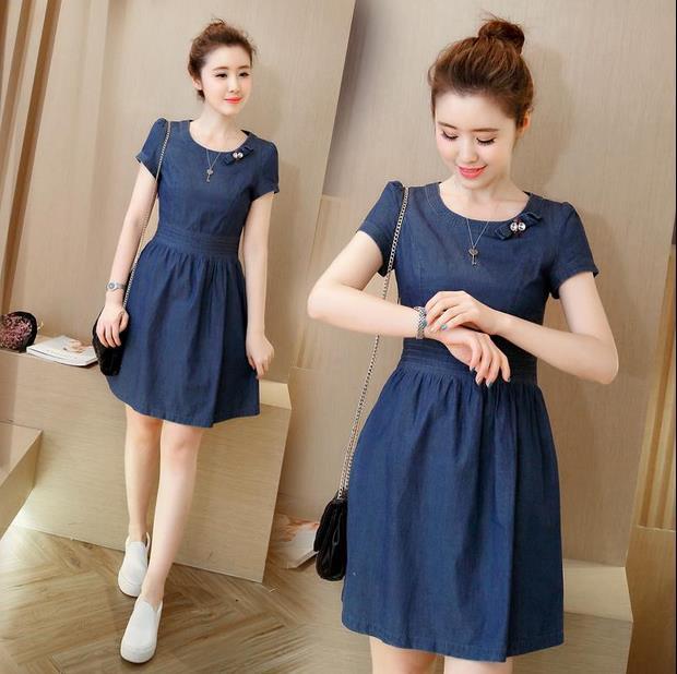 ĐẦM JEAN XÒE CỔ TRÒN ĐÍNH NƠ XẾP LY EO